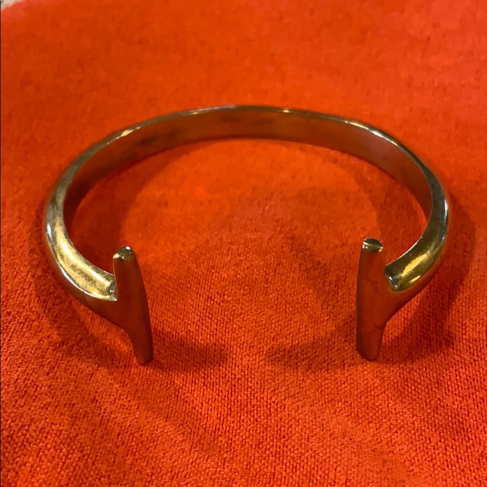 Bracelet cuff